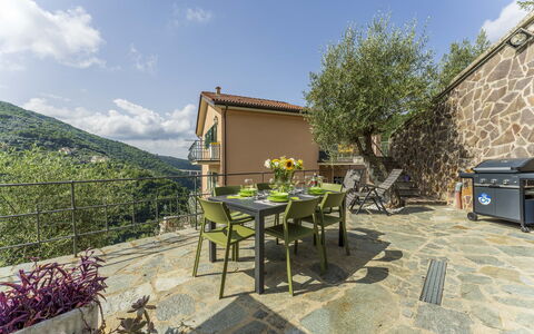 Belvedere, House With Private Pool And Garden, Rec: Pianta, Cielo, Nube, Mobilia, Proprietà, Tavolo, Costruzione, Sedia, Vaso Di Fiori, Mobili Da Esterno