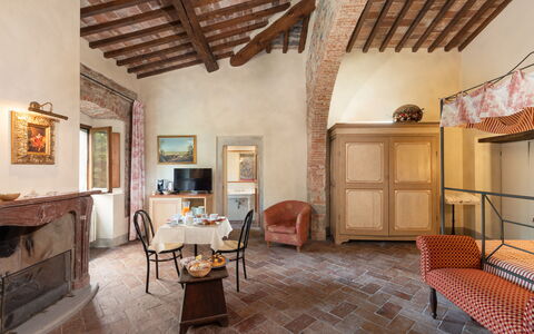 Locanda Di Alberi Without Kitchen: Cornice, Mobilia, Sedia, Legna, Costruzione, Interior Design, Pavimento, Pavimentazione, Soggiorno, Latifoglie