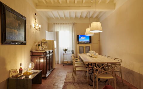 Casa Ada e Sabo: Tavolo, Cornice, Mobilia, Proprietà, Costruzione, Legna, Illuminazione, Sedia, Interior Design, Pavimentazione