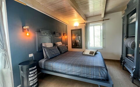 Cascina Basan: Mobilia, Interior Design, Camera Da Letto, Letto, Pavimentazione, Lenzuolo, Bedding, Soffitto, Pavimento, Illuminazione