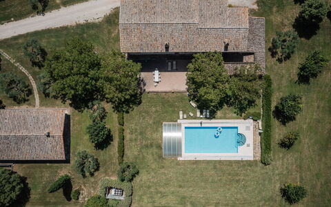 Villa Assisi: Proprietà, Costruzione, Pianta, Albero, Lotto, Urban Design, Erba, Casa, Biome, Zona Residenziale