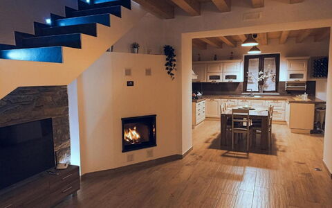 Casa Santa Venera: Legna, Interior Design, Soggiorno, Sala, Pavimento, Pavimentazione, Parete, Cabinetry, Color Legno, Latifoglie
