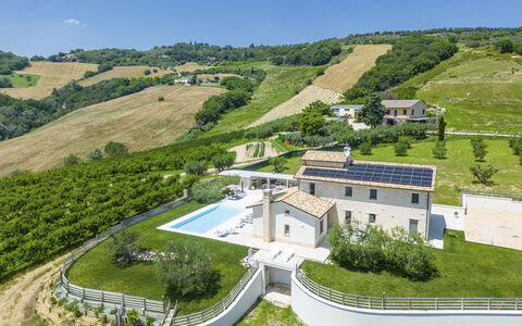 Villa Aso: Pianta, Cielo, Proprietà, Pendenza, Lotto, Costruzione, Albero, Urban Design, Erba, Paesaggio
