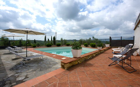 Villa Badiuzza: Nube, Cielo, Acqua, Piscina, Pianta, Mobili Da Esterno, Vaso Di Fiori, Shade, Lettino, Tempo Libero