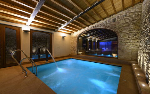 Villa Bartolomeo: Piscina, Costruzione, Interior Design, Pavimento, Pavimentazione, Legna, Tempo Libero, Immobiliare, Soffitto, Acqua