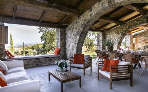 Villa Della Regina: Mobilia, Proprietà, Tavolo, Pianta, Costruzione, Shade, Sedia, Interior Design, Pianta Della Casa, Soggiorno