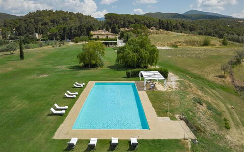 Villa Bagnoli: Nube, Cielo, Proprietà, Costruzione, Pianta, Natura, Piscina, Albero, Acqua, Lotto