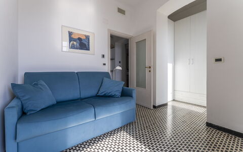 A Due Passi da Camogli 2, Seaview, Wifi: Cornice, Proprietà, Mobilia, Divano, Comfort, Porta, Interior Design, Pavimentazione, Pavimento