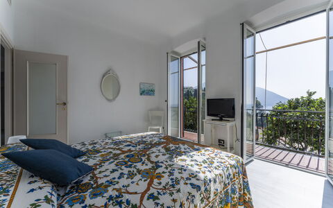 A Due Passi da Camogli 2, Seaview, Wifi: Costruzione, Proprietà, Mobilia, Pianta, Azzurro, Comfort, Legna, Tessile, Interior Design, Casa