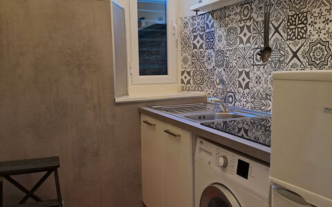 A Due Passi da Camogli, Seaview with Terrace, Wifi: Lavanderia, Asciugatrice, Lavatrice, Proprietà, Lavanderia, Elettrodomestico, Interior Design, Pavimento, Pavimentazione, Apparecchio Major