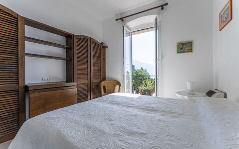 A Due Passi da Camogli, Seaview with Terrace, Wifi: Proprietà, Mobilia, Comfort, Finestra, Legna, Letto, Shade, Pavimento, Costruzione