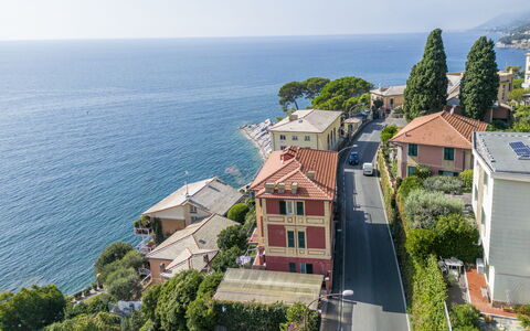 A Due Passi da Camogli, Seaview with Terrace, Wifi: Acqua, Cielo, Pianta, Costruzione, Azzurro, Finestra, Albero, Costiera E Morfologie Oceanic, Urban Design