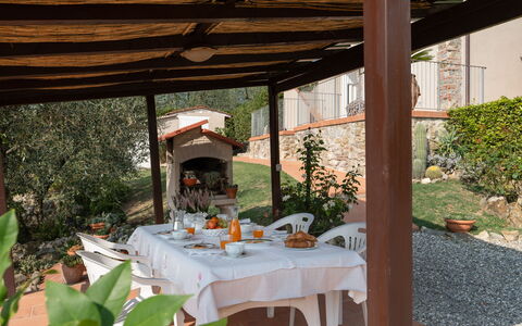 Casa Mimy: Pianta, Tavola, Tavolo, Proprietà, Mobilia, Costruzione, Tovaglia, Sedia, Mobili Da Esterno, Shade