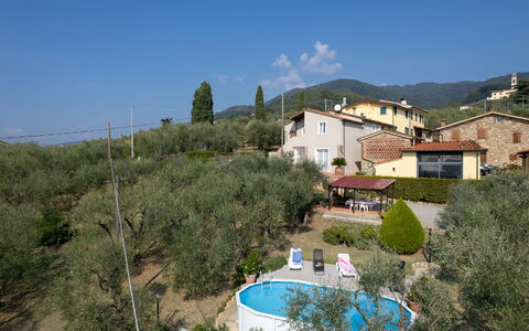 Casa Mimy: Cielo, Pianta, Nube, Costruzione, Albero, Finestra, Vegetazione, Paesaggio, Casa, Zona Residenziale