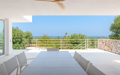 Casa Di Veronica: Cielo, Giorno, Proprietà, Luce, Shade, Legna, Interior Design, Linea, Albero, Ventilatore