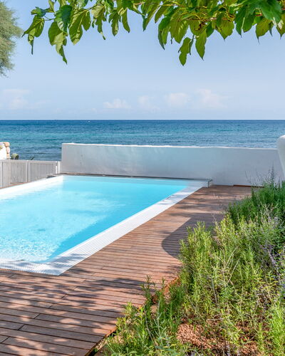 Villa Clementina: Acqua, Pianta, Cielo, Risorse Idriche, Proprietà, Piscina, Azzurro, Rettangolo, Albero, Shade