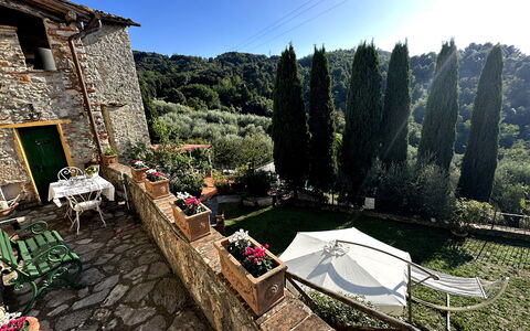 Borgo Bucatra Tramonto: Pianta, Cielo, Finestra, Costruzione, Sedia, Albero, Biome, Mobili Da Esterno, Paesaggio, Immobiliare
