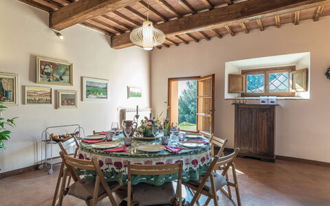 Villa Belvedere: Tavolo, Proprietà, Mobilia, Cornice, Pianta, Legna, Sedia, Interior Design, Architettura, Pavimento