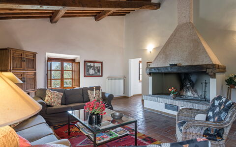 Villa Belvedere: Mobilia, Proprietà, Divano, Legna, Interior Design, Tavolo, Pianta Della Casa, Soggiorno, Costruzione, Illuminazione