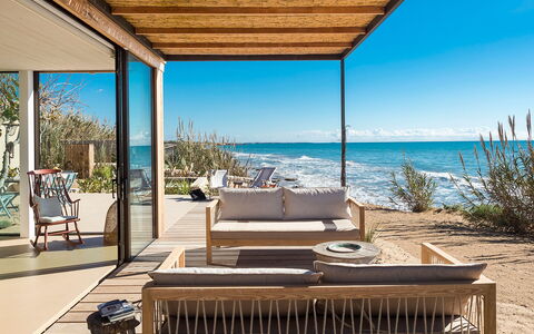 Casa Ninfa - Ispica, Sicilia: Acqua, Cielo, Proprietà, Pianta, Costruzione, Azzurro, Shade, Mobili Da Esterno, Legna, Interior Design