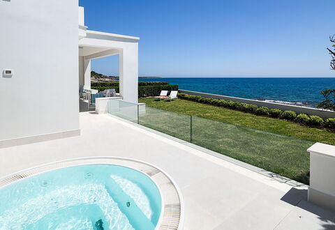 Mariposa - Fontane Bianche, Sicilia: Acqua, Cielo, Proprietà, Costruzione, Azzurro, Pianta, Piscina, Shade, Tempo Libero, Aqua