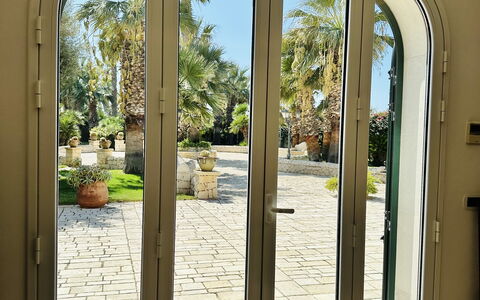 Villa Rosarno: Costruzione, Pianta, Porta, Finestra, Shade, Interior Design, Legna, Albero, Immobiliare