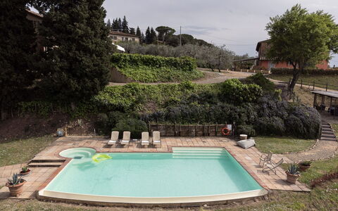 Cottage Botinaccio: Acqua, Pianta, Proprietà, Cielo, Piscina, Albero, Nube, Erba, Rettangolo, Tempo Libero