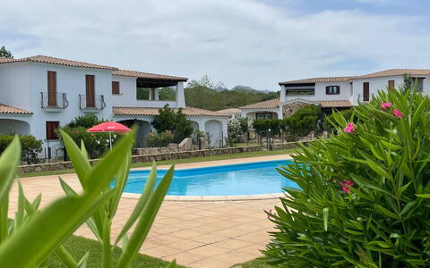 Luisa Apartment In Budoni, Shared Pool: Ingrediente, Cibo, Hacienda, Ricorrere, Villa