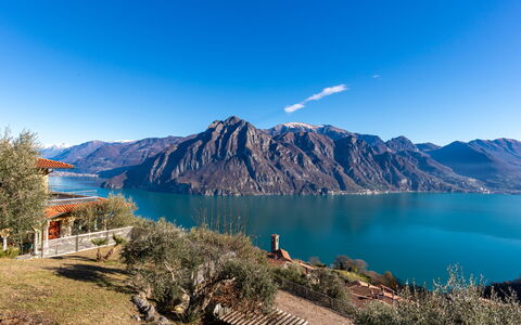 Xino Terrace View: Montagna, Geografia Montane, Acqua, Corpo D'Acqua, Collina, Paesaggio Naturale, Catena Montuosa, Highland, Hill Station, Lago