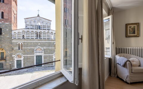 Lucca Old Town Apartment - Lucca, Toscana: Parete, Appartamento, Balcone, Illuminazione Diurna
