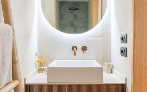 Pendolino Spereto Apartment With Pool, Montaione: Parete, Interior Design, Pavimentazione, Legna, Pavimento, Idraulico Fixture, Bagno, Casa, Mobiletto Del Bagno, Illuminazione