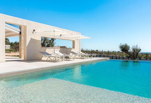 Villa Argento - Rosolini, Sicilia: Acqua, Cielo, Pianta, Blu, Piscina, Azzurro, Shade, Albero, Costruzione, Materiale Composito