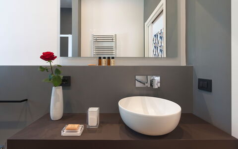 Villa Decoro - Mascali, Sicilia: Proprietà, Rubinetto, Pianta, Idraulico Fixture, Lavello, Interior Design, Lavandino Del Bagno, Legna, Tavolo, Bagno