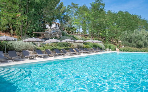Nocellara Spereto Apartment With Pool, Montaione: Piscina, Mobili Da Esterno, Ricorrere, Eco Hotel, Lettino, Landscaping, Resort Citta ', Terme, Ombrello, Hacienda