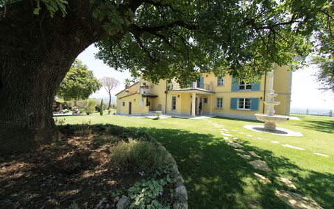 Luxury Villa Con Spa e Panorama a 40 Min Da Roma: Pianta, Costruzione, Proprietà, Finestra, Albero, Cielo, Manto Stradale, Lotto, Shade, Erba