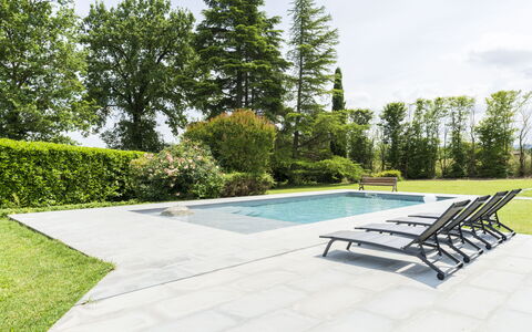 Casa del Marchese, Pool, Wifi, Castell' Arquato: Pianta, Cielo, Piscina, Acqua, Albero, Mobili Da Esterno, Shade, Rettangolo, Erba, Divano