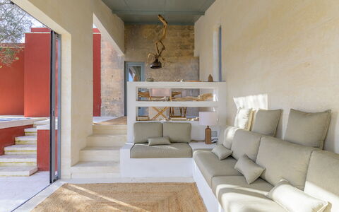 Lamia del Grano: Proprietà, Divano, Interior Design, Cornice, Legna, Soggiorno, Pavimento, Shade, Beige, Pavimentazione