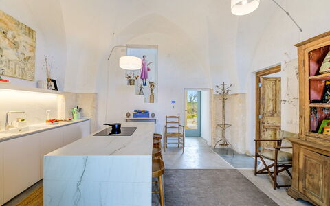Lamia del Grano: Proprietà, Mobilia, Cabinetry, Cornice, Azzurro, Interior Design, Illuminazione, Tavolo, Cassetto, Costruzione
