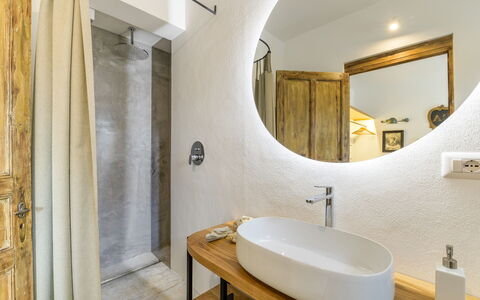 Lamia del Grano: Specchio, Lavello, Rubinetto, Idraulico Fixture, Bagno, Lavandino Del Bagno, Legna, Costruzione, Interior Design