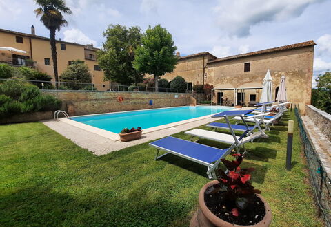 Villa Delle Palme: Pianta, Nube, Cielo, Proprietà, Costruzione, Vaso Di Fiori, Albero, Urban Design, Shade, Tempo Libero