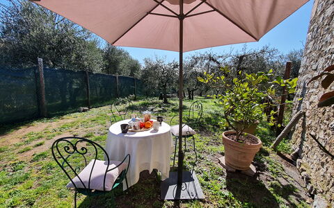 Il Cantuccio: Pianta, Mobilia, Proprietà, Tavolo, Sedia, Ombrello, Tavolo Esterno, Vaso Di Fiori, Shade, Mobili Da Esterno