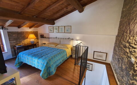 Il Cantuccio: Proprietà, Comfort, Legna, Telaio Del Letto, Interior Design, Pavimento, Letto, Cuscino, Latifoglie, Costruzione