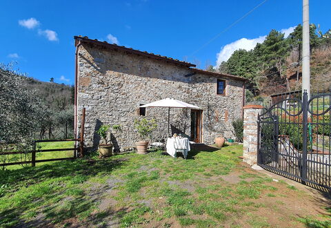 Il Cantuccio: Cielo, Nube, Pianta, Proprietà, Costruzione, Albero, Lotto, Area Rurale, Villetta, Erba
