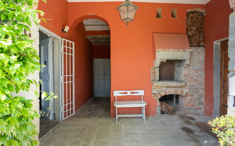Casa Mirandola: Pianta, Proprietà, Costruzione, Finestra, Arancia, Legna, Brick, Porta, Interior Design, Muratura