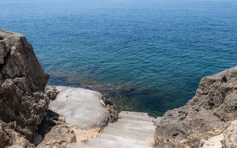 Villa Demar: Acqua, Risorse Idriche, Azzurro, Costiera E Morfologie Oceanic, Terreno, Lago, Orizzonte, Roccia Di Fondo, Formazione, Promontorio