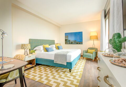 Villa Agata - Sea View | By Rocco Forte Villas: Mobilia, Proprietà, Costruzione, Verde, Comfort, Tavolo, Illuminazione, Tessile, Interior Design, Pavimento