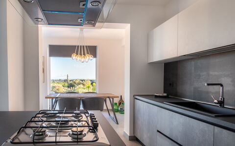 Eremita Villa Sicily: Proprietà, Lavandino Della Cucina, Cabinetry, Cucina Stufa, Controsoffitto, Cucina, Lavello, Interior Design, Stufa A Gas, Rubinetto