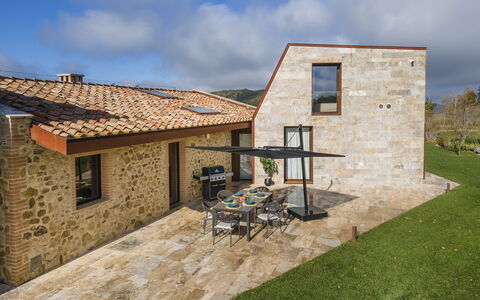 Villa Velari In Volterra With Private Pool, Ac: Nube, Cielo, Costruzione, Proprietà, Finestra, Pianta, Lotto, Casa, Villetta, Zona Residenziale