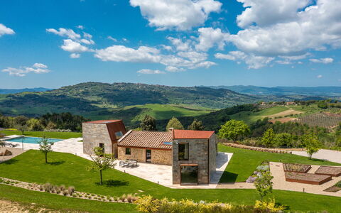 Villa Velari In Volterra With Private Pool, Ac: Cielo, Nube, Pianta, Proprietà, Ecoregione, Blu, Paesaggio Naturale, Azzurro, Costruzione, Lotto