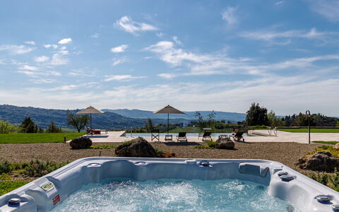 Villa Velari In Volterra With Private Pool, Ac: Cielo, Acqua, Nube, Pianta, Azzurro, Piscina, Mobili Da Esterno, Shade, Tempo Libero, Paesaggio